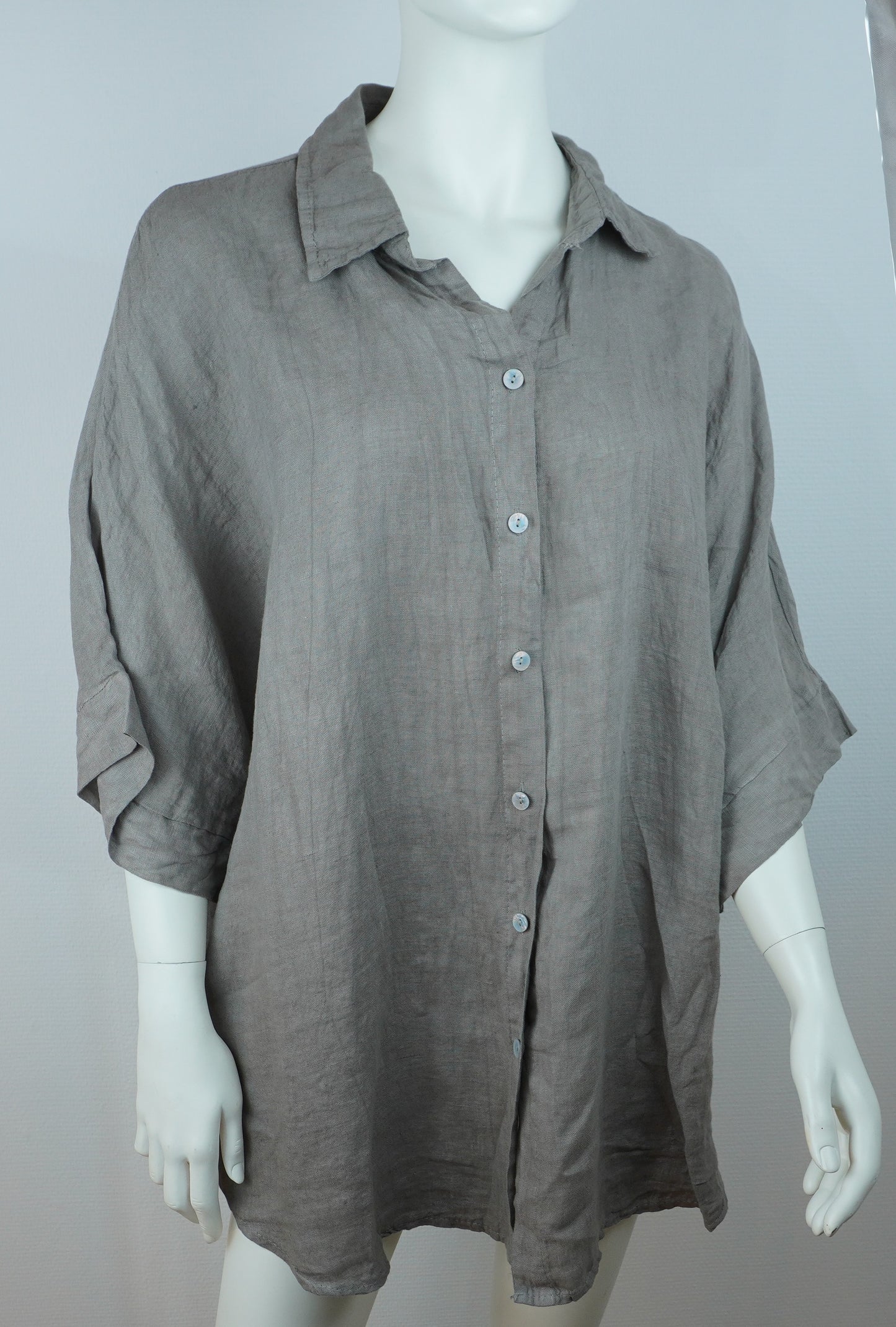Leinenbluse Greige – Knopfleiste, Locker Fallend, Oversize Sommerlook