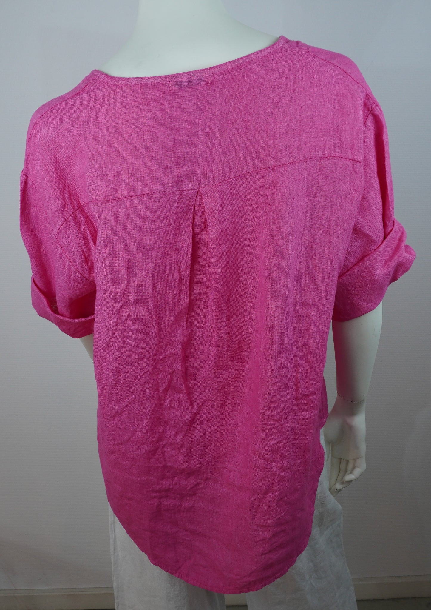 Oversize Leinenbluse 100% Leinen – mit dekorativem Statement-Knopf, Fuchsia
