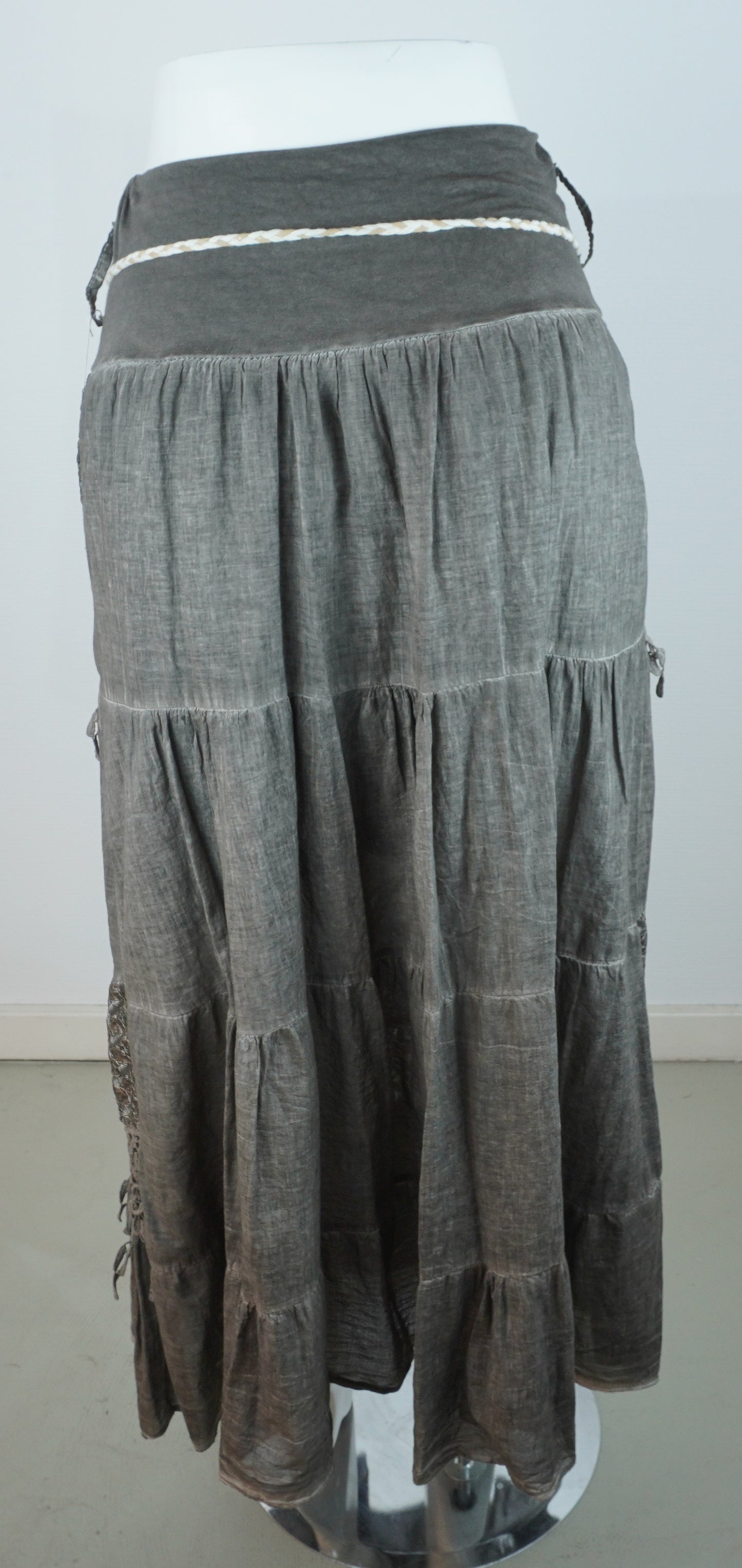 Boho-Rock Grau – Spitze & Häkeldetails