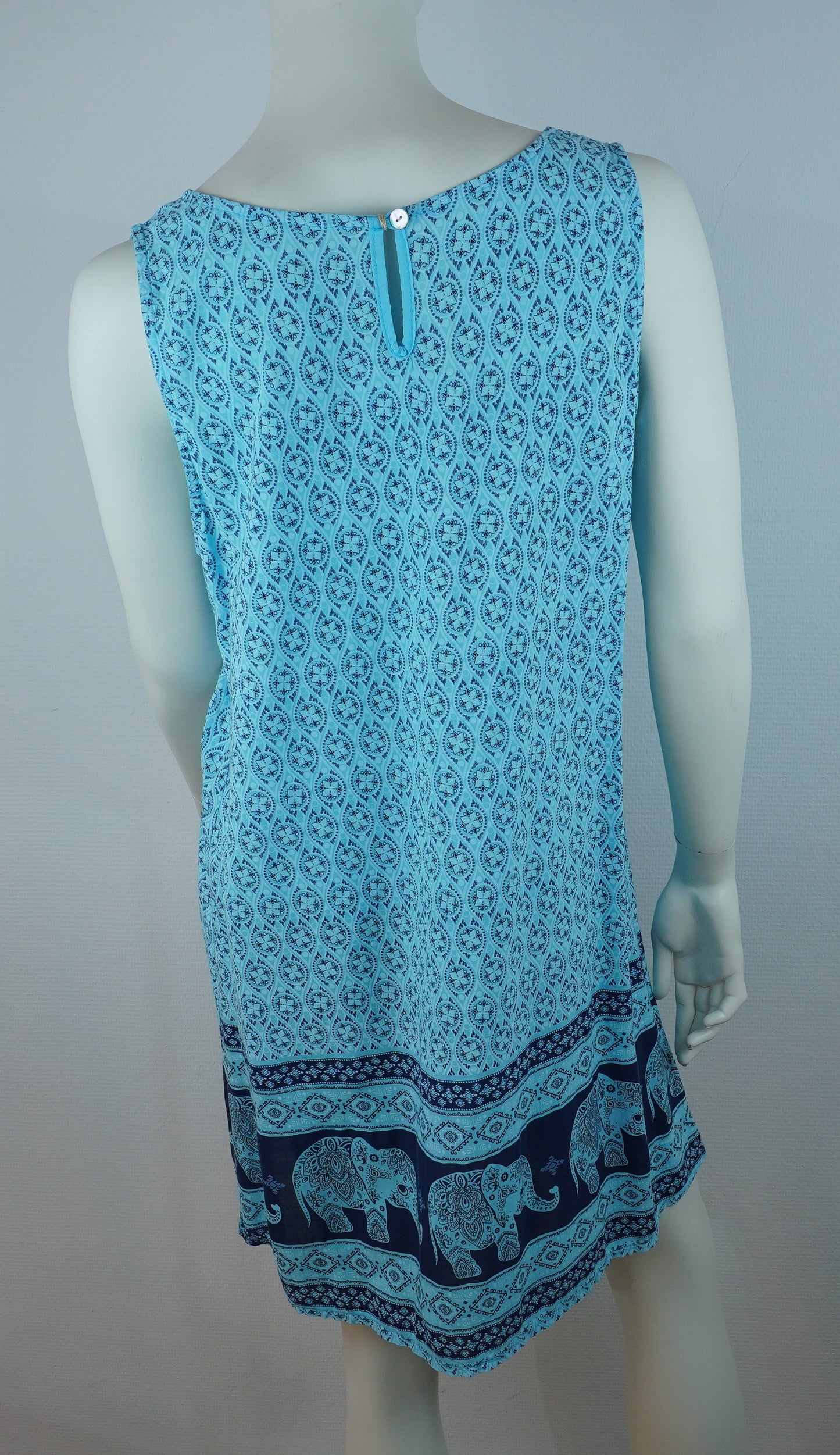 Kleid mit Elefanten-Muster / 100% Viskose – Türkis
