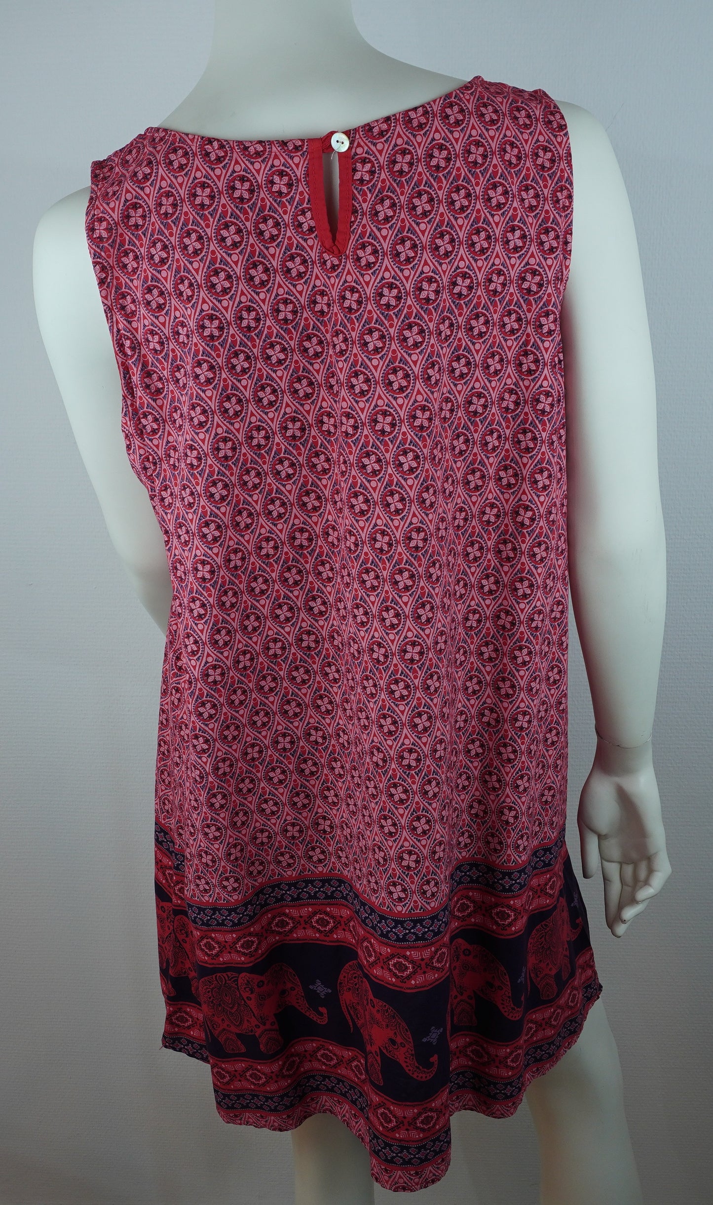 Kleid mit Elefanten-Muster / 100% Viskose – Rot/Bordeaux