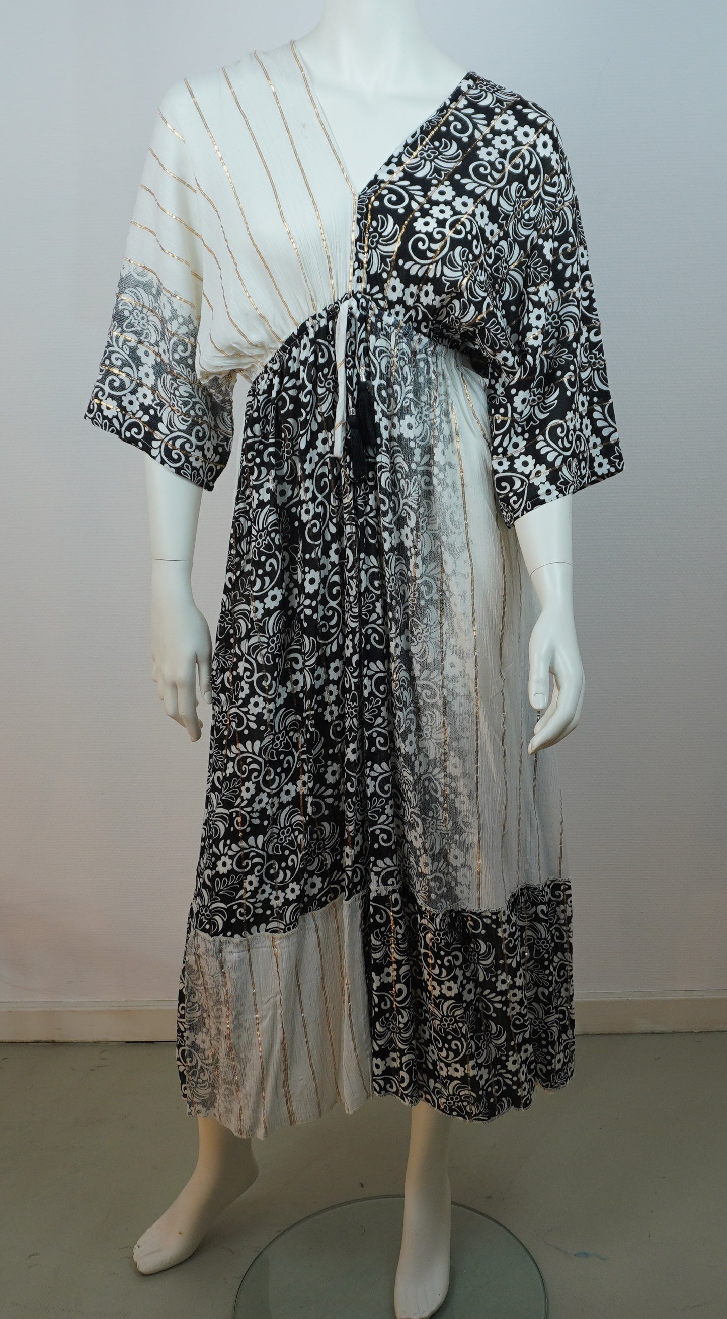 Boho Maxi Kleid – Schwarz/Weiß/Gold Mix