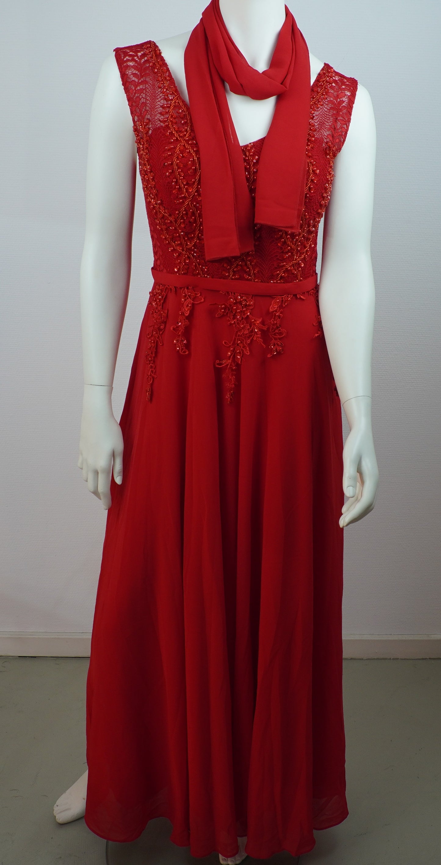 Elegantes Abendkleid Rot – Spitze & Perlen – Festkleid mit Schal – Boutique Qualität