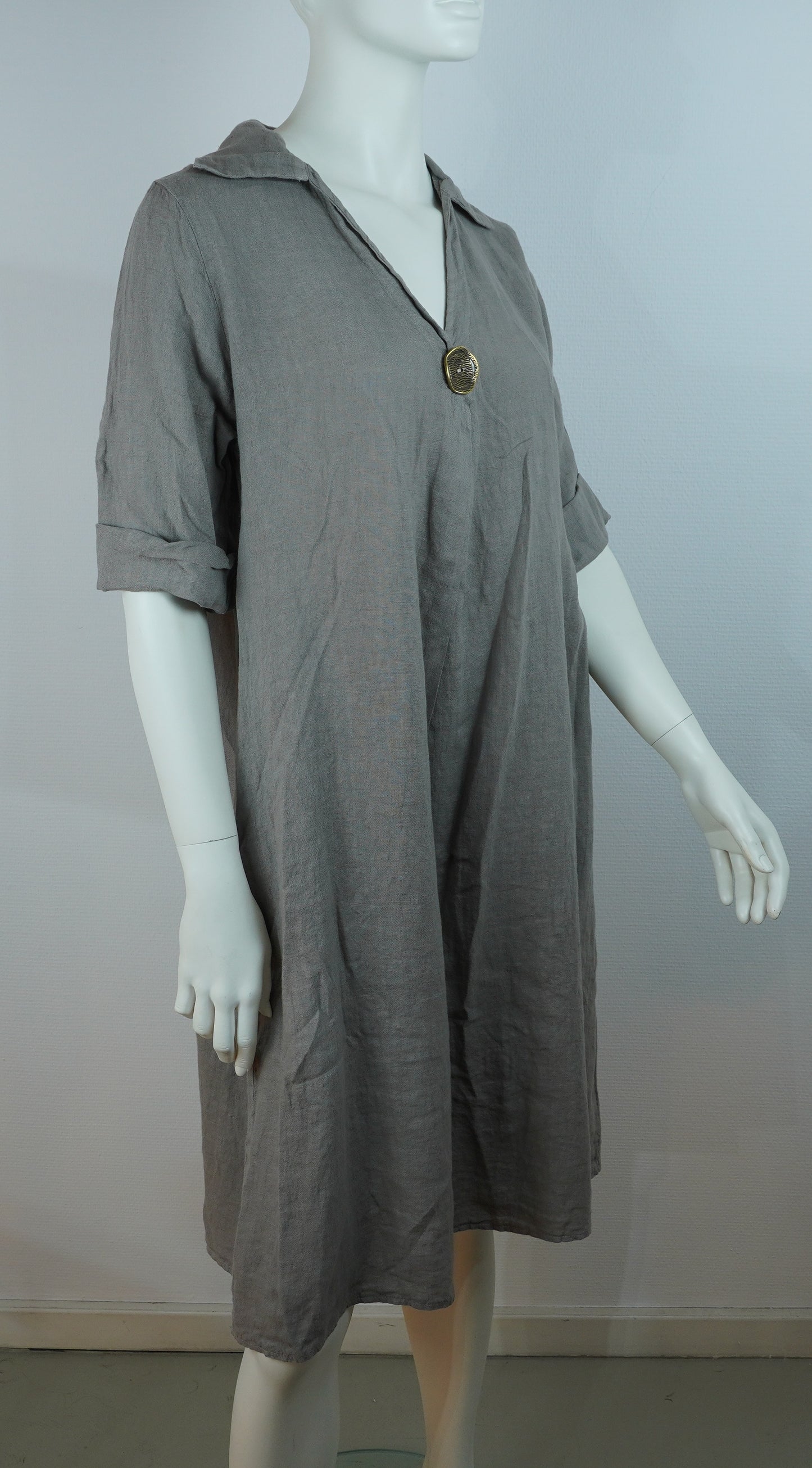 Graues Leinenkleid – V‑Ausschnitt, Kragen, Locker Fallend, Sommerlook