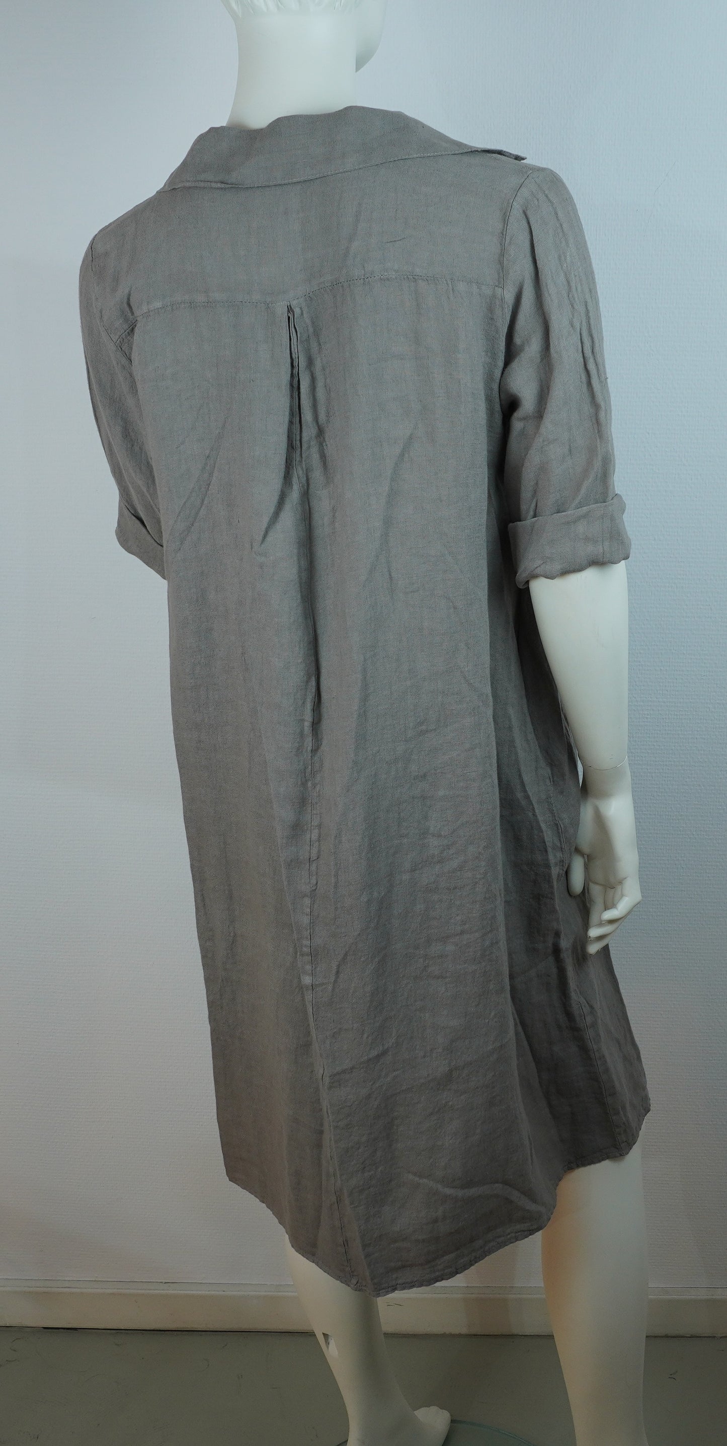 Graues Leinenkleid – V‑Ausschnitt, Kragen, Locker Fallend, Sommerlook