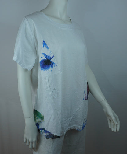 Leinen-Shirt Weiß mit Blumendruck – Kurzarm, Fronttasche, Boho