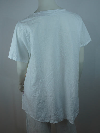 Leinen-Shirt Weiß mit Blumendruck – Kurzarm, Fronttasche, Boho