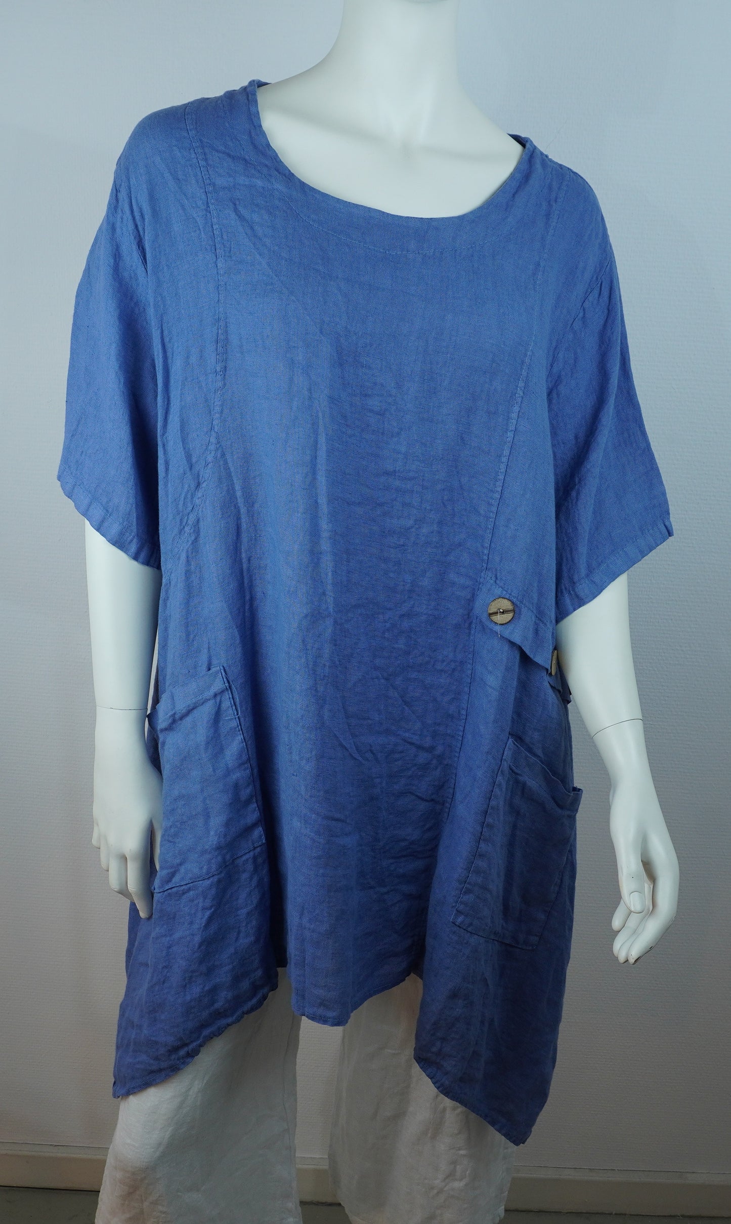 Leinen-Tunika Kornblumenblau – 3/4-Arm, Zwei Fronttaschen, Asymmetrischer Saum