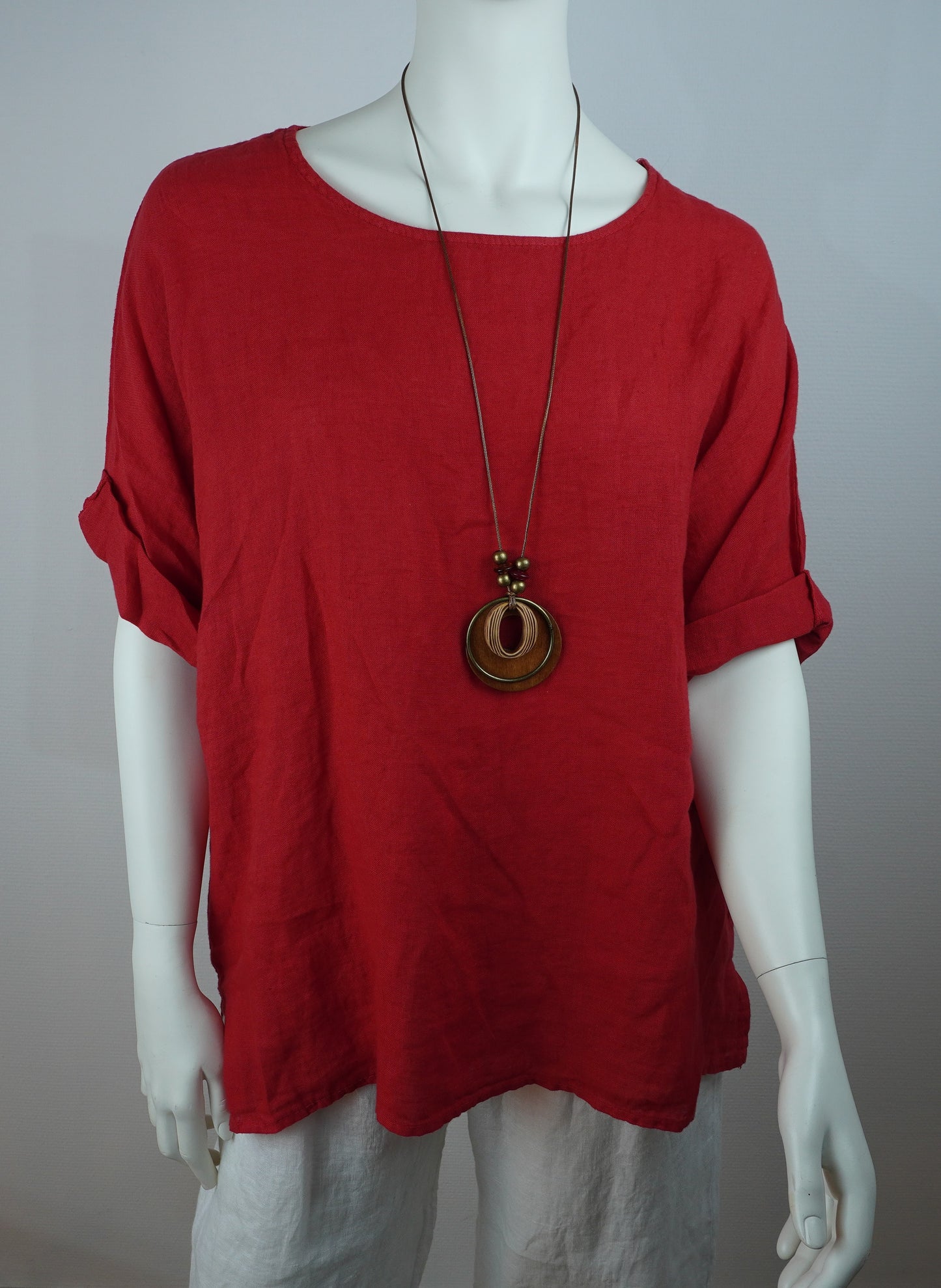 Leinen-Oberteil Rot mit Holzkette – Kurzarm, Seitenschlitze, Sommer-Set