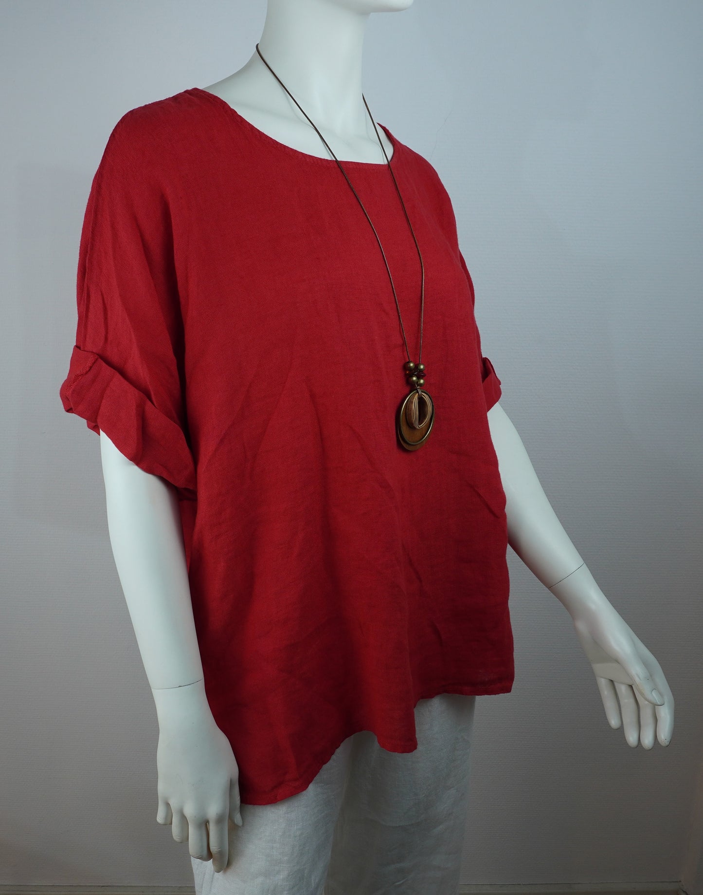 Leinen-Oberteil Rot mit Holzkette – Kurzarm, Seitenschlitze, Sommer-Set