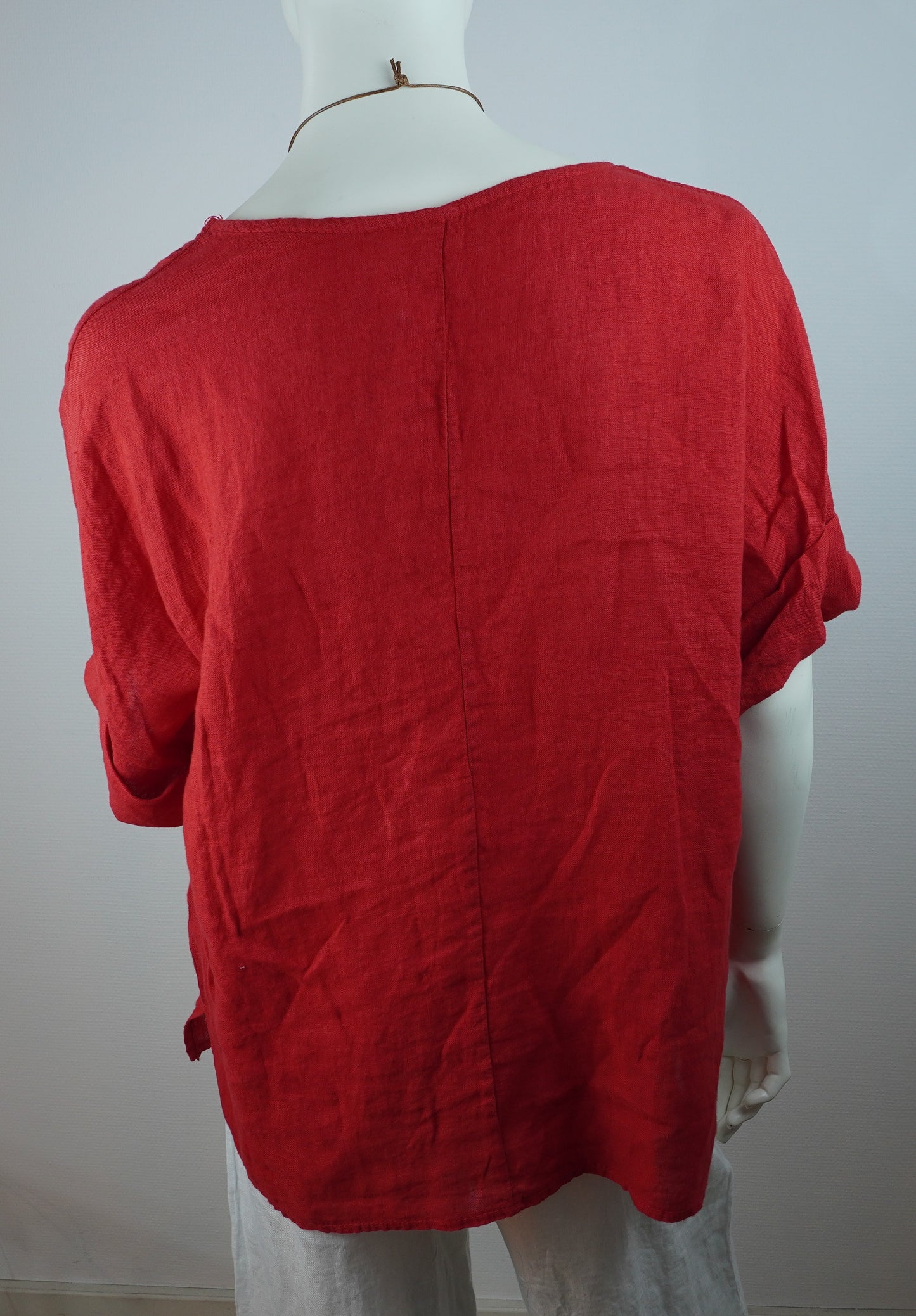 Leinen-Oberteil Rot mit Holzkette – Kurzarm, Seitenschlitze, Sommer-Set