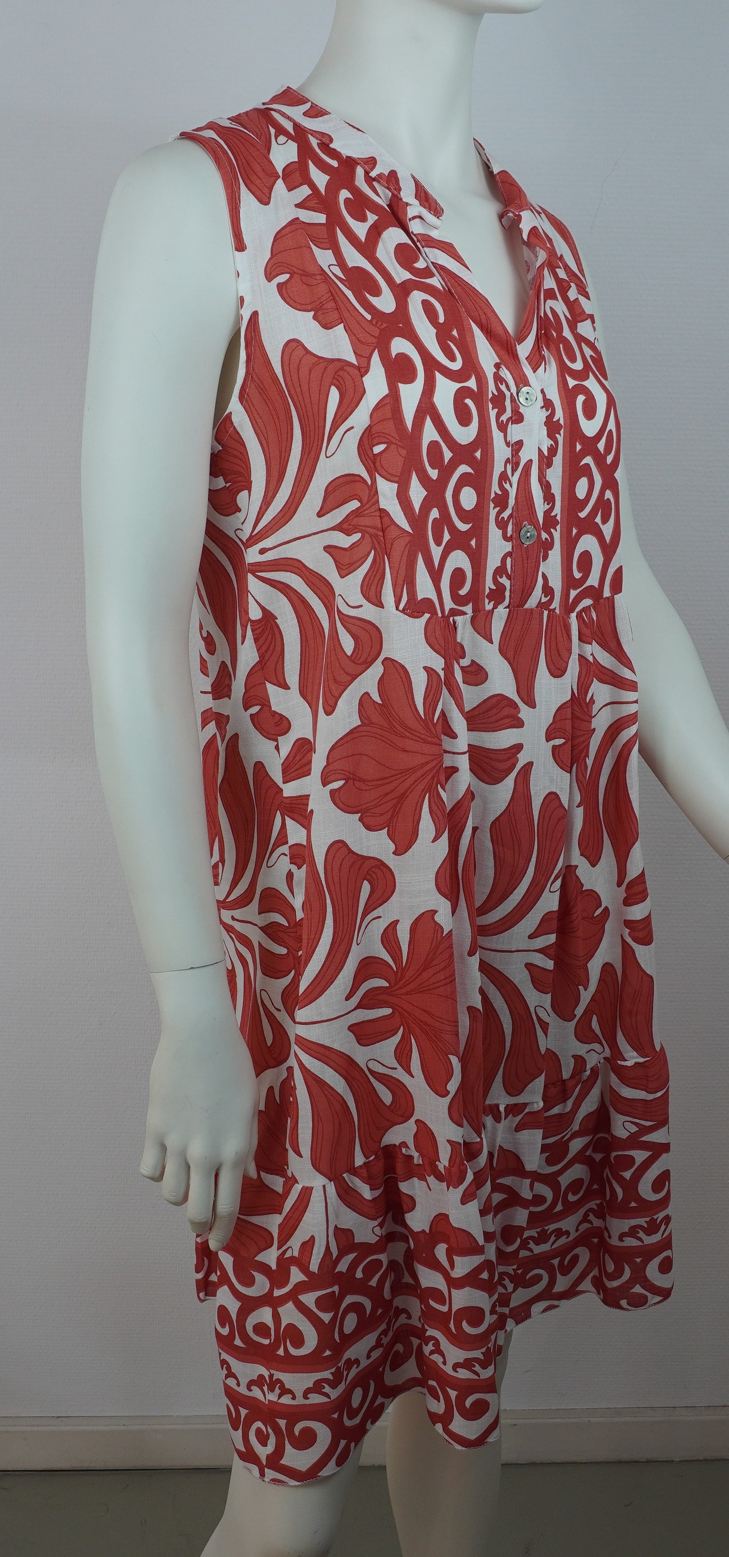 Sommerkleid 100% Viskose – Weiß mit rotem Boho-Print, ärmellos, Knopfleiste