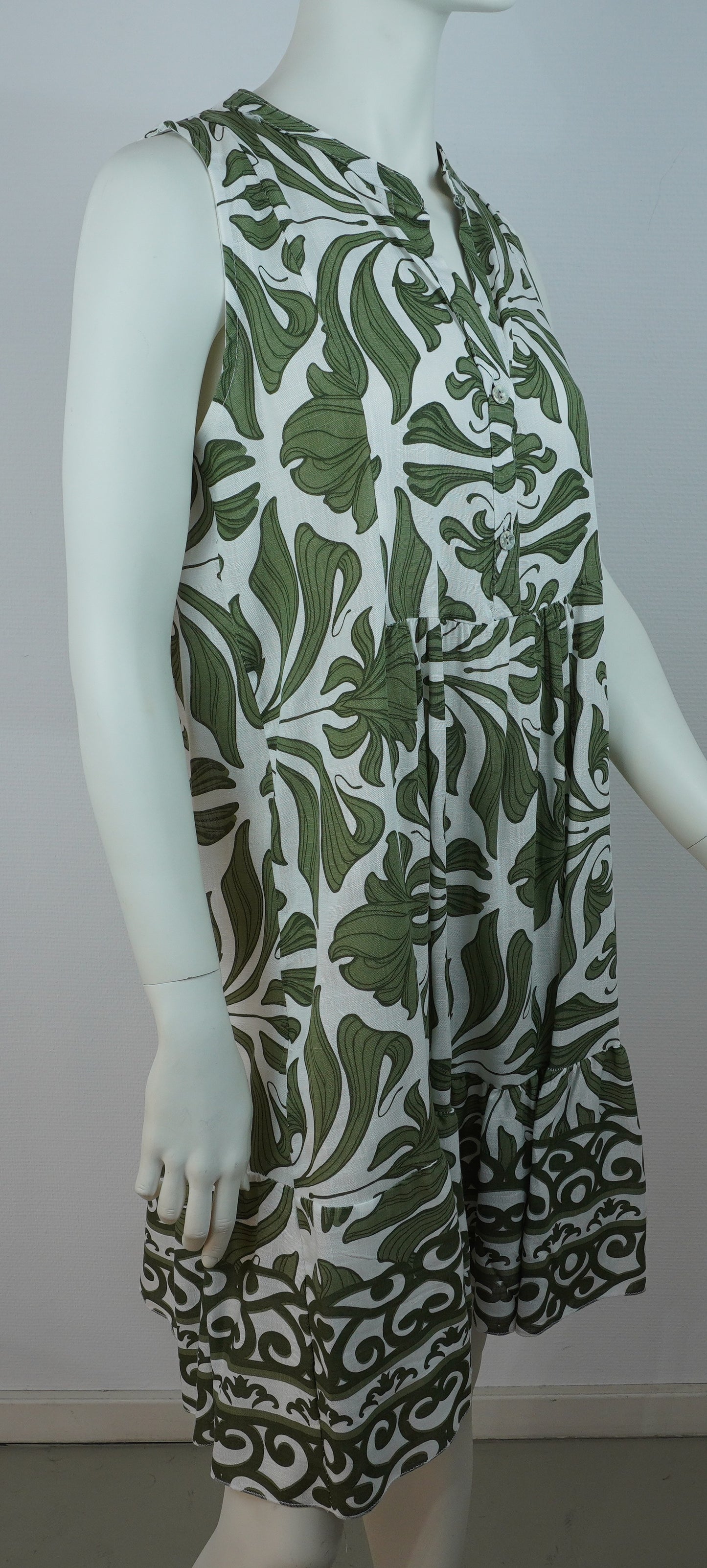 Sommerkleid 100% Viskose – Weiß mit olivgrünem Boho-Print, ärmellos, Knopfleiste