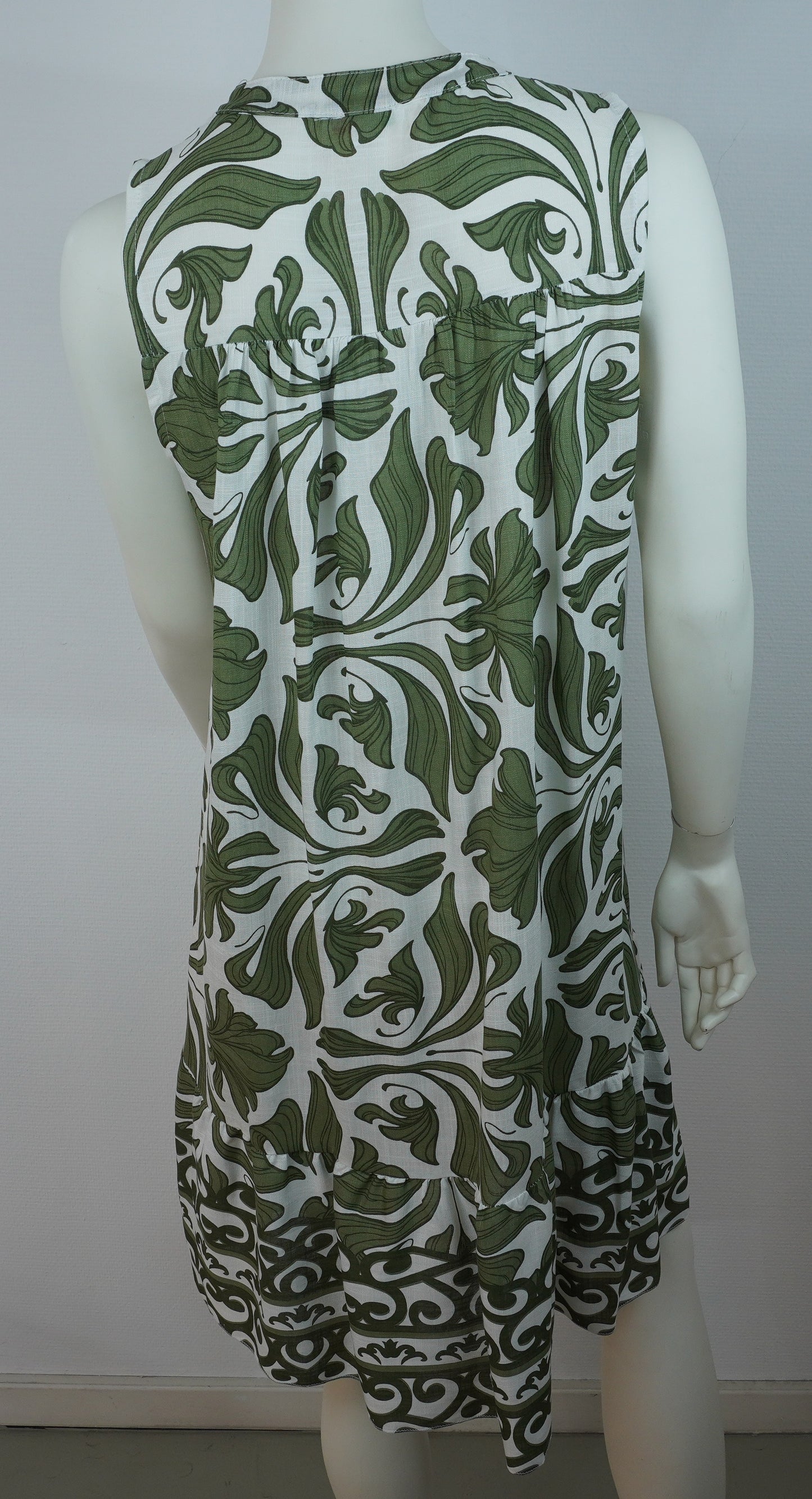 Sommerkleid 100% Viskose – Weiß mit olivgrünem Boho-Print, ärmellos, Knopfleiste