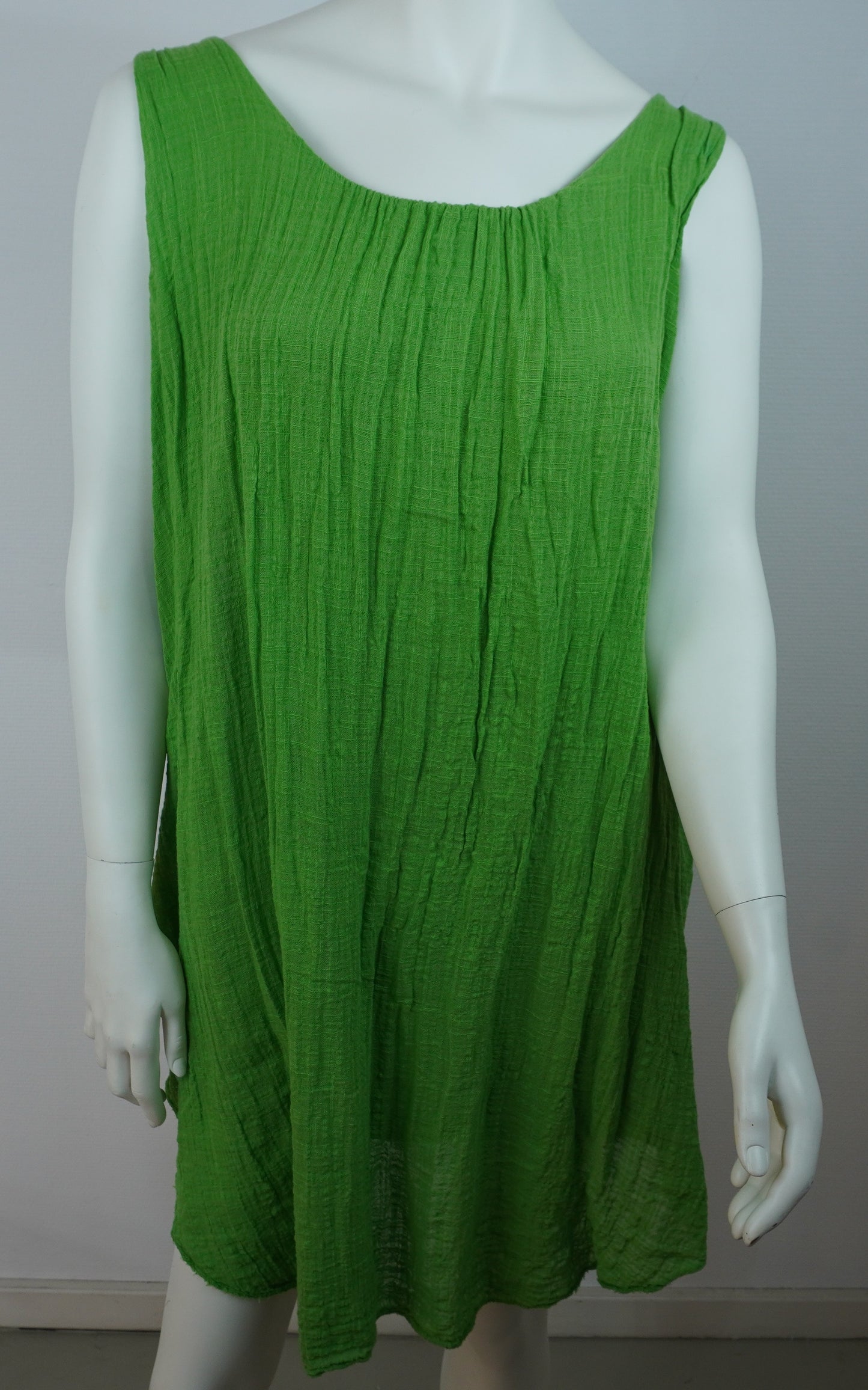 Sommerkleid 100% Baumwolle – Limettengrün, ärmellos, Crinkle-Look