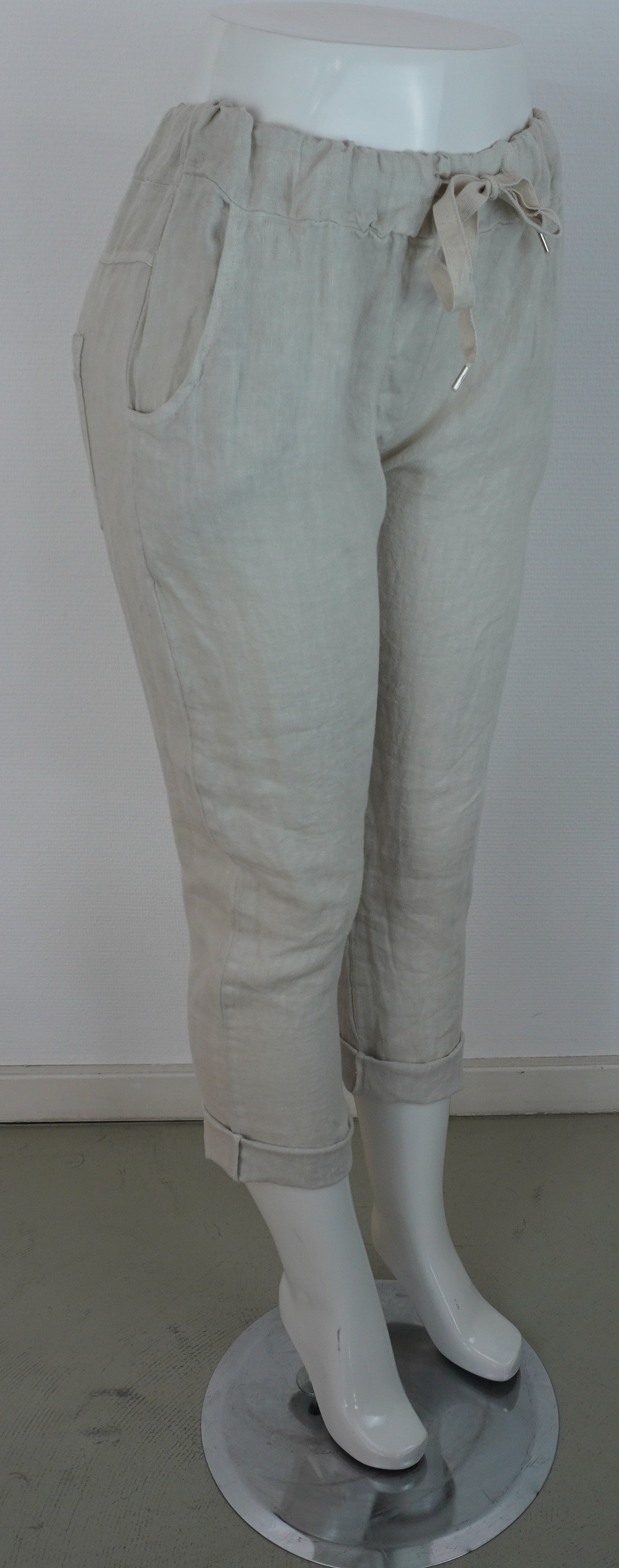 Caprihose 100% Leinen – Sand, elastischer Bund, Sommerlook