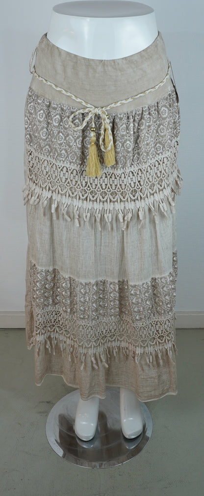 Boho-Rock Beige/Sand – Spitze & Häkeldetails, Stufenrock mit Quastengürtel