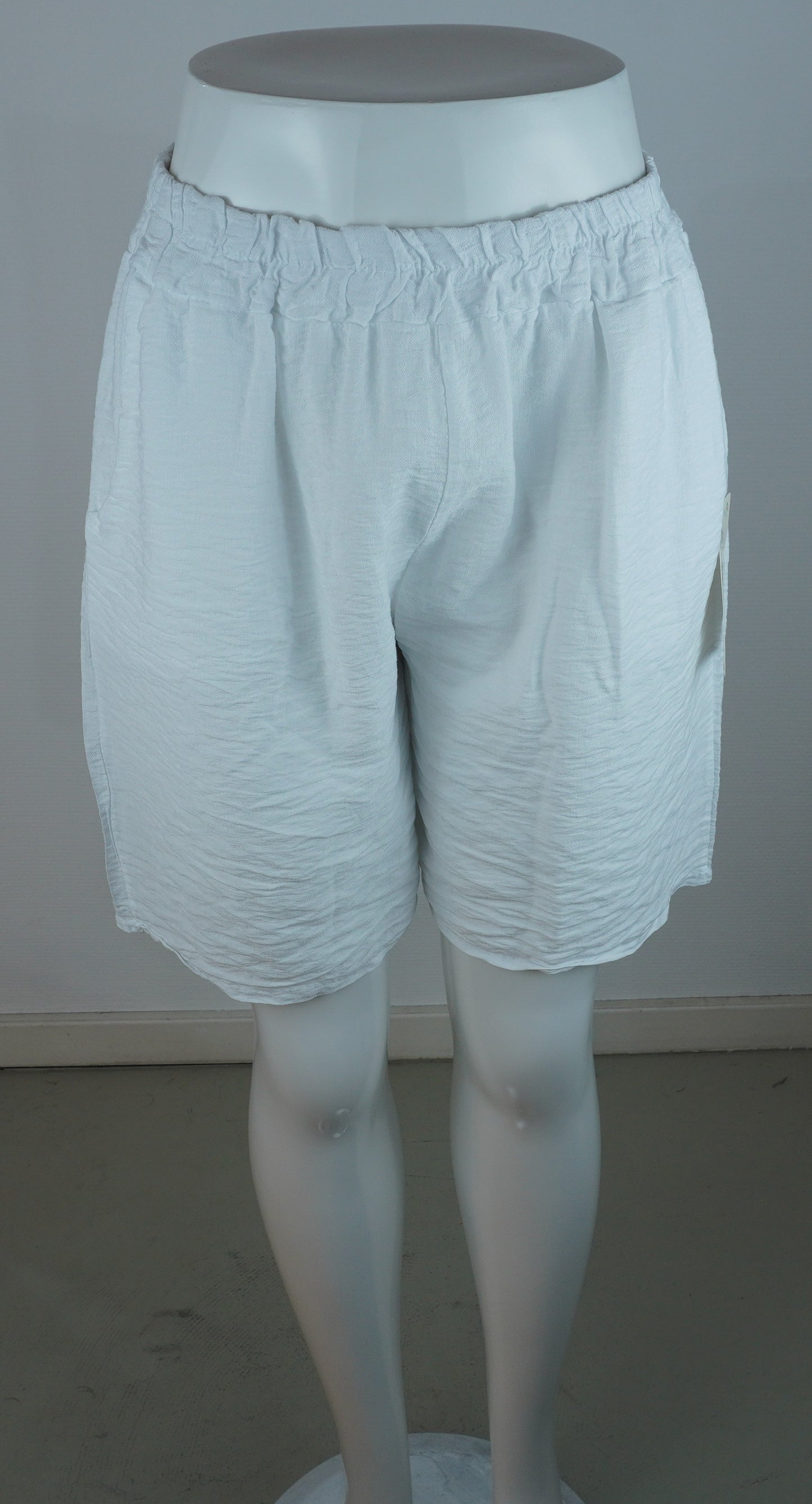 Leichte Sommer-Shorts – Weiß