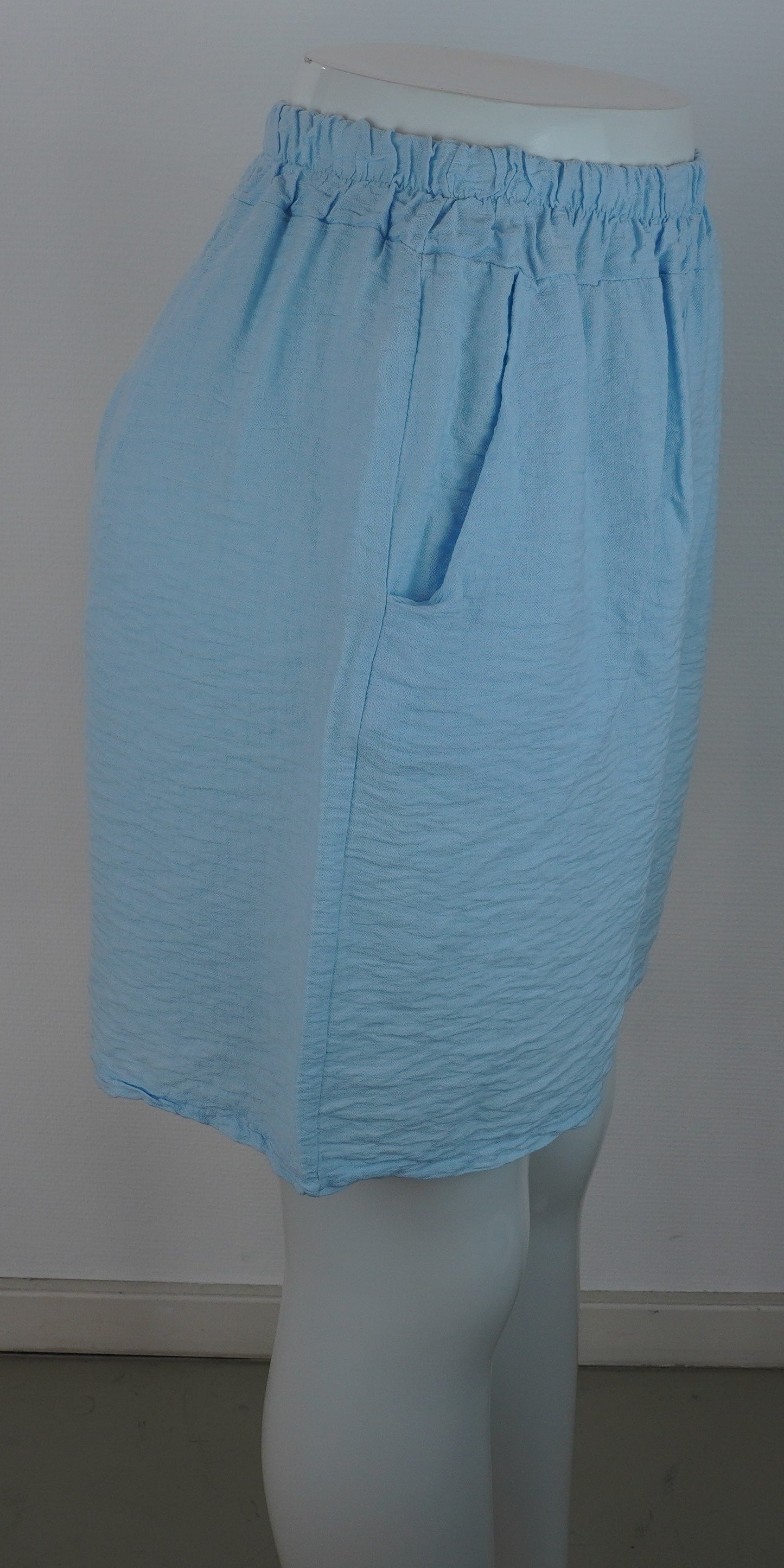 Leichte Sommer-Shorts – Hellblau