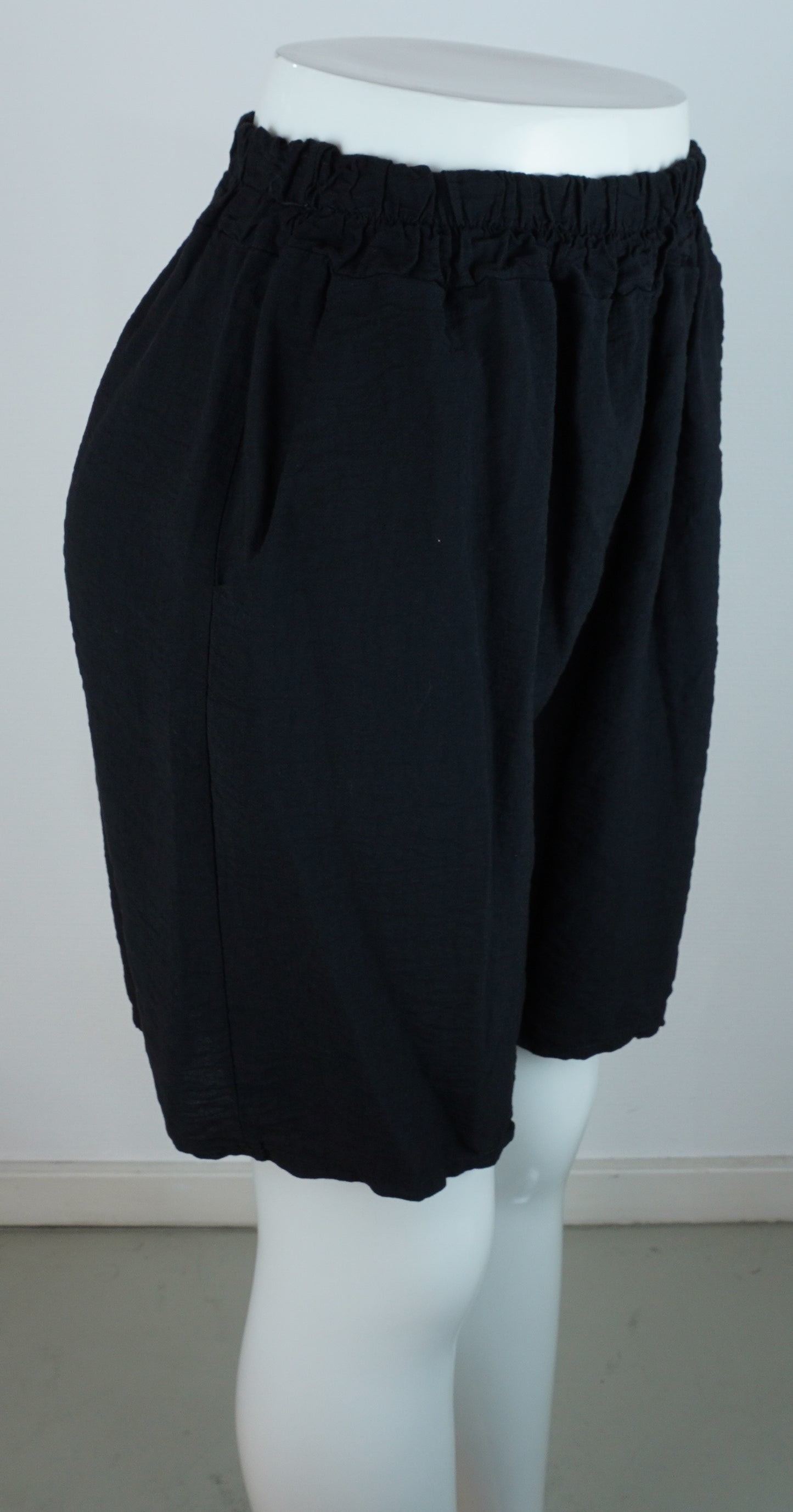 Leichte Sommer-Shorts – Schwarz