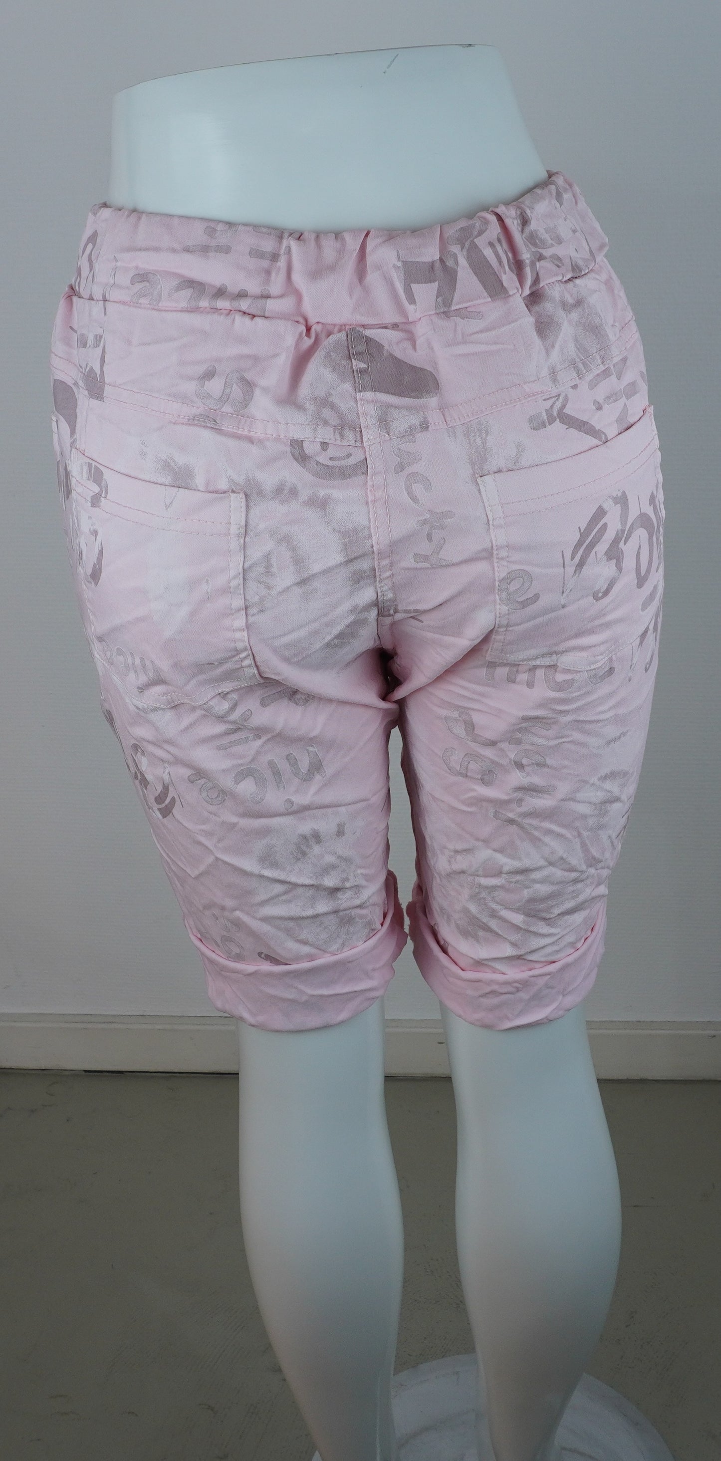 Sommer-Shorts Rosa – Allover Print & Zierknöpfe