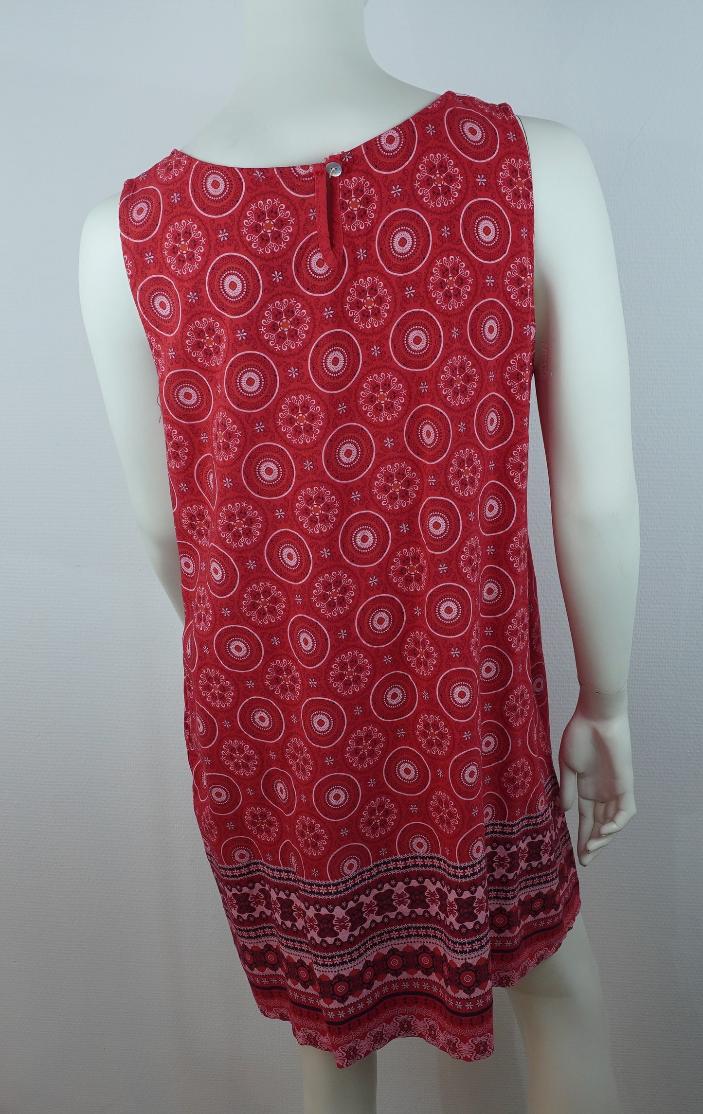 Kleid mit Ethno-Muster / 100% Viskose – Rot/Bordeaux