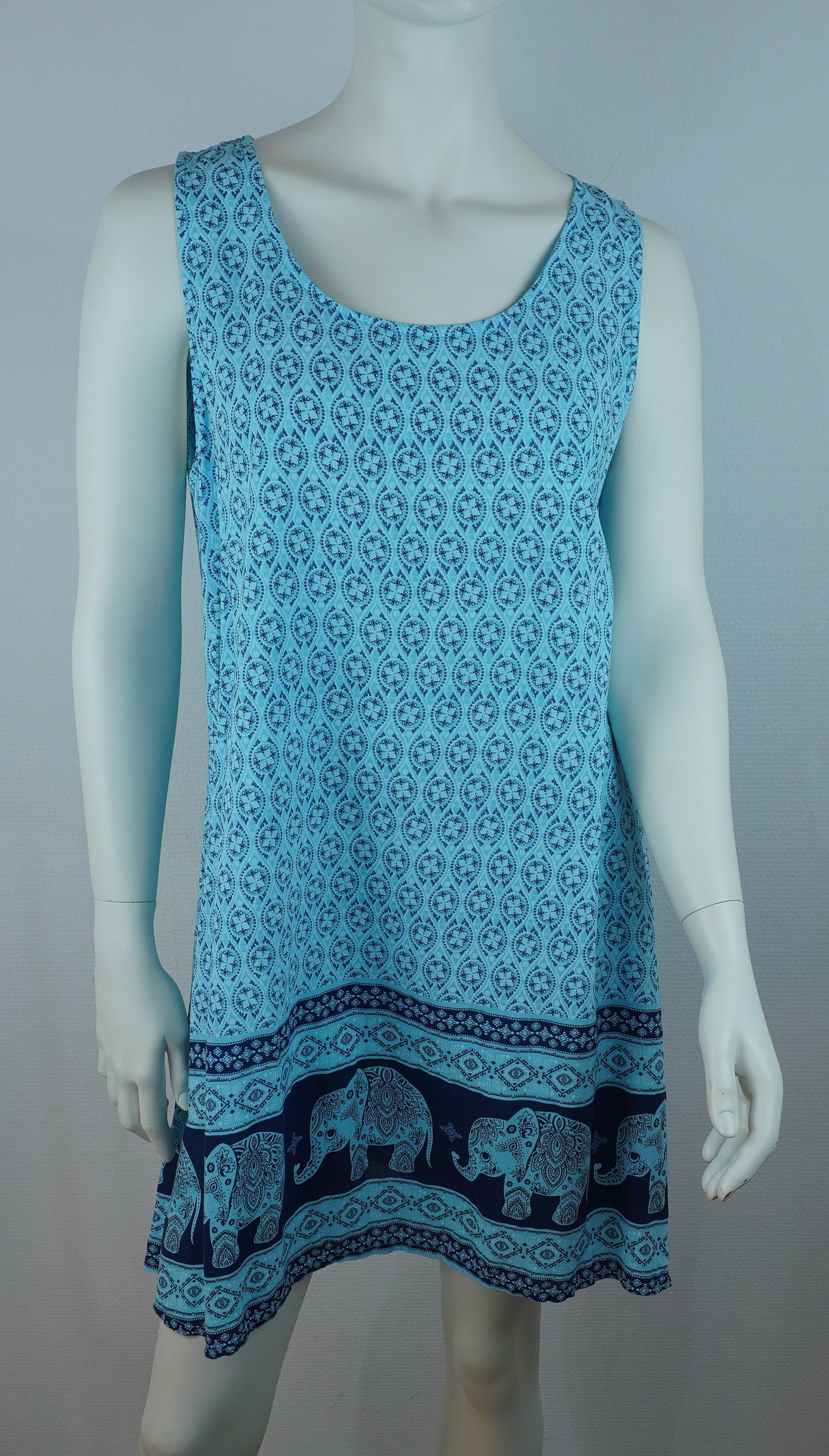 Kleid mit Elefanten-Muster / 100% Viskose – Türkis