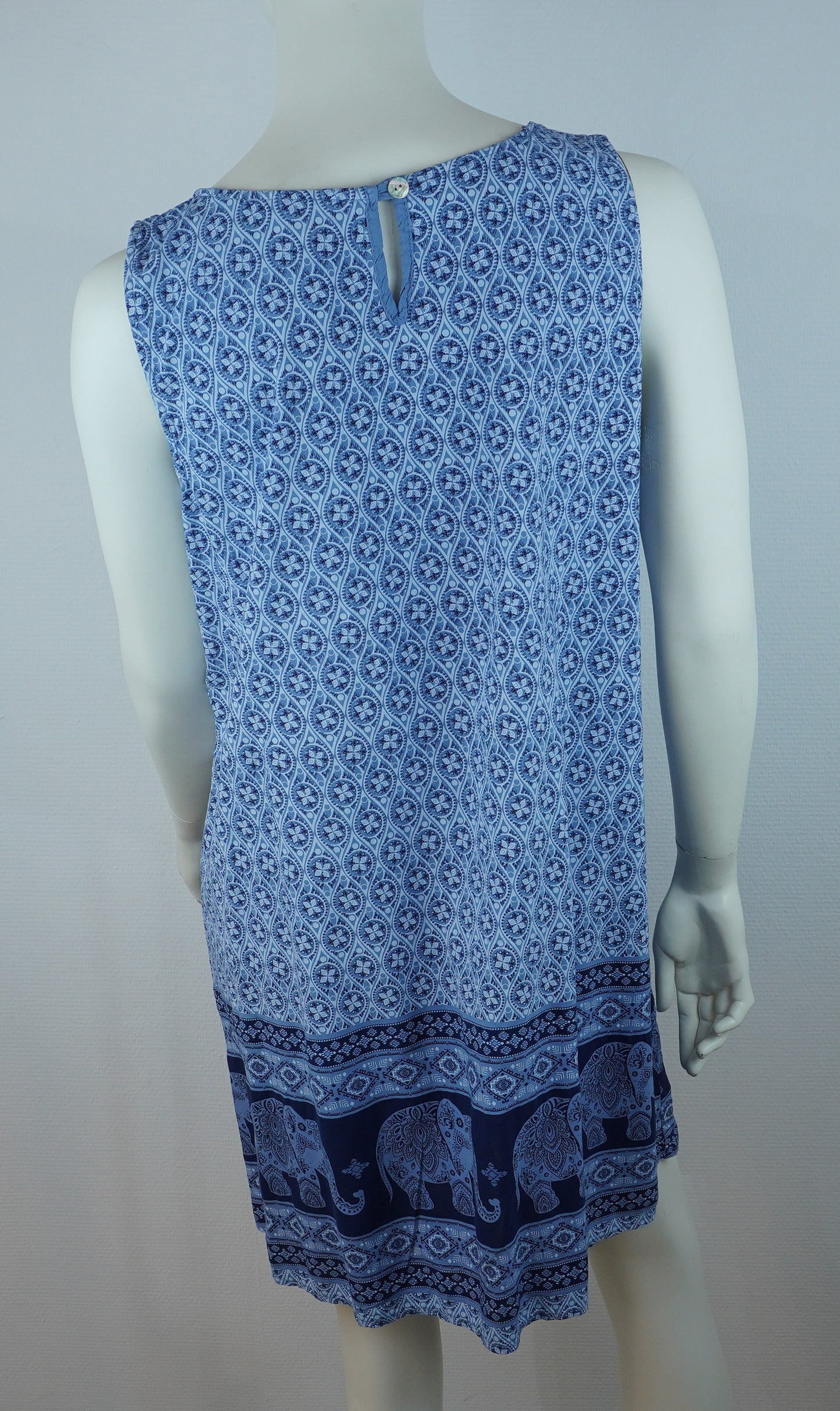 Kleid mit Elefanten-Muster / 100% Viskose – Blau