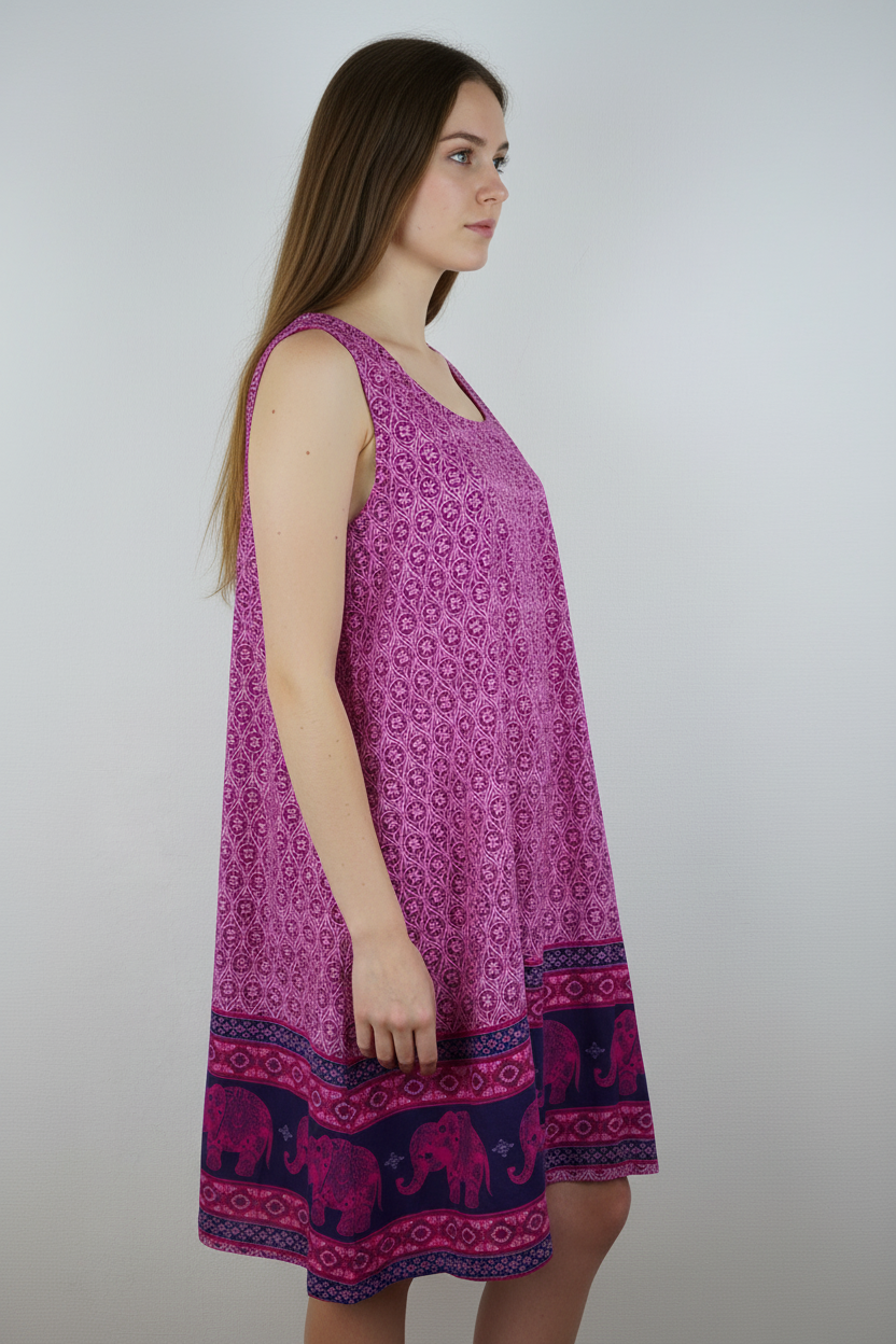 Kleid Elefanten-Muster Pink – Model Seite