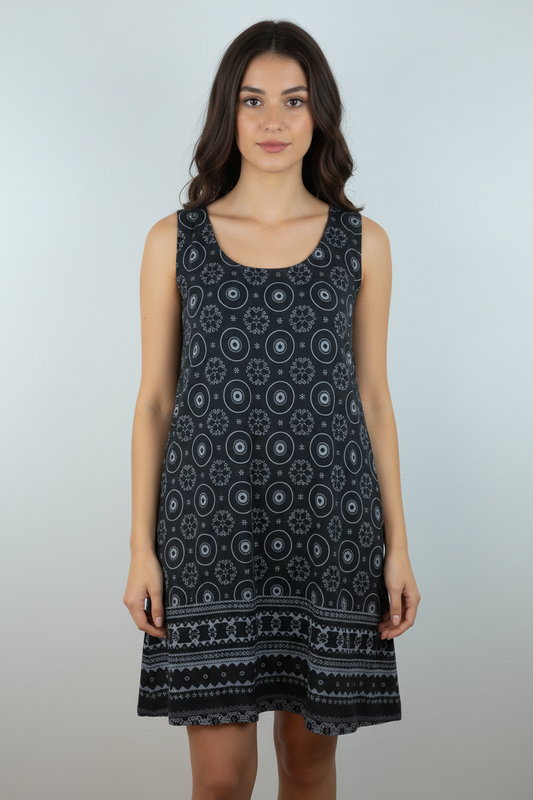 Kleid Ethno-Muster Schwarz – Model Front