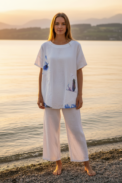 Leinen-Shirt Weiß Blumendruck – Vorderansicht Bodensee