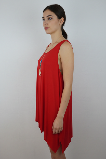Asymmetrische Tunika Rot – Model Seite