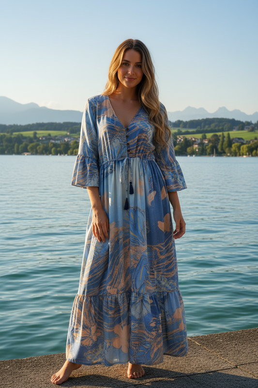 Boho Maxikleid Butterfly Print Blau/Peach/Beige – Vorderansicht