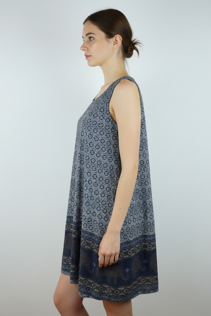 Kleid Ethno-Muster Navy – Model Seite