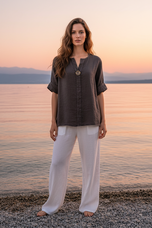 Oversize Leinenbluse Dunkelbraun Vorderansicht Bodensee